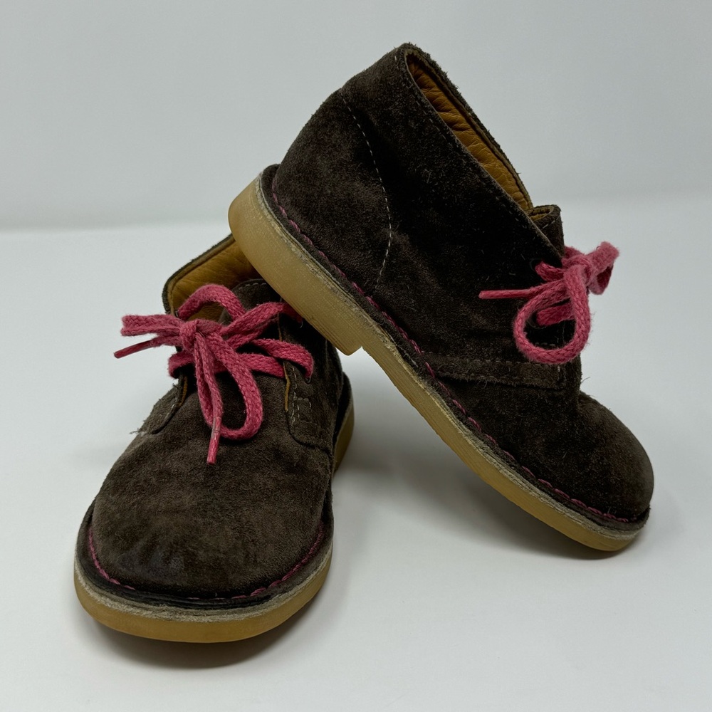 Clarks Originals Chukka Boot Distressed Suede Leather Kids 8W, preppy, classic